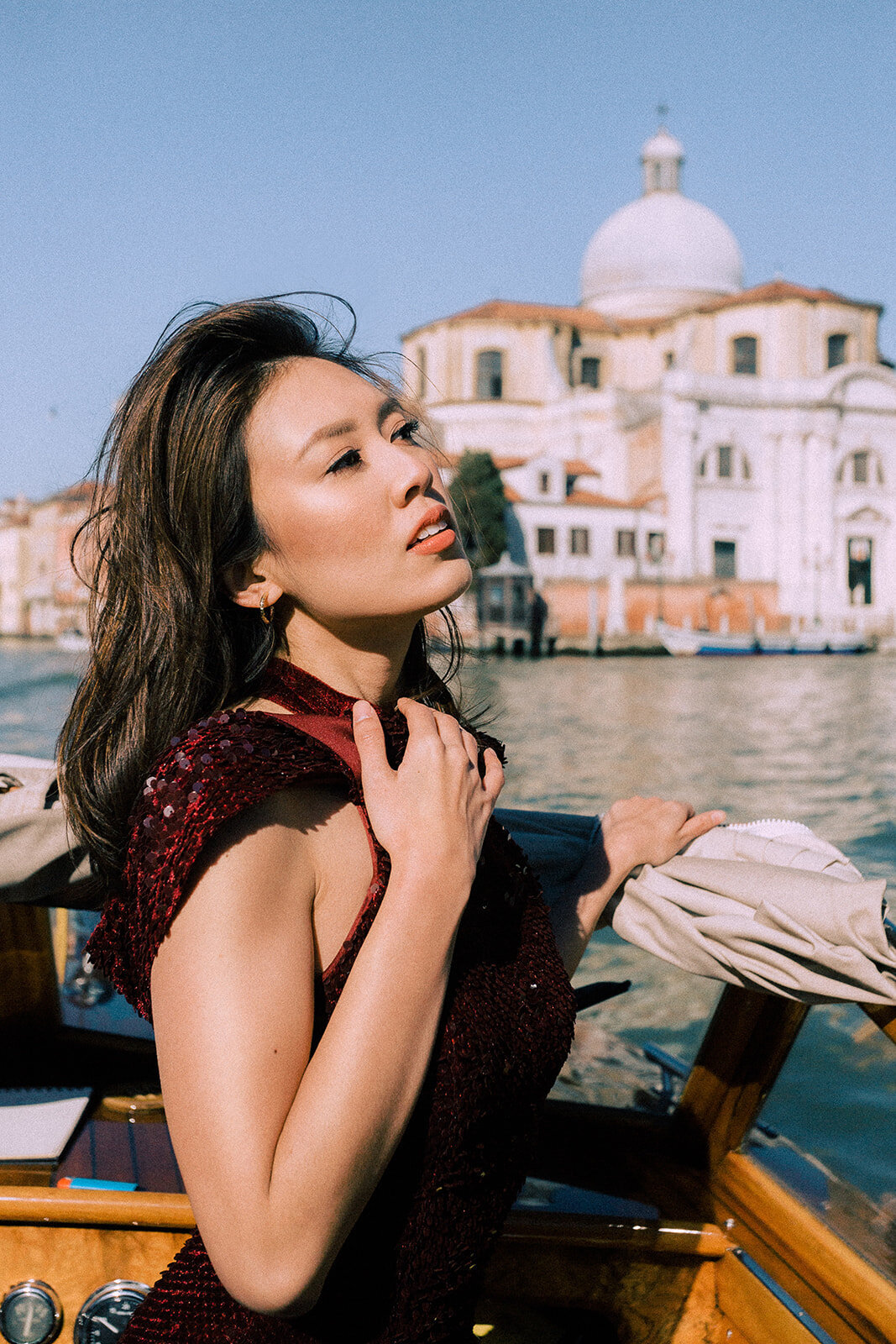 Venice-taxi-boat-luxury-photoshoot-couple-wedding42