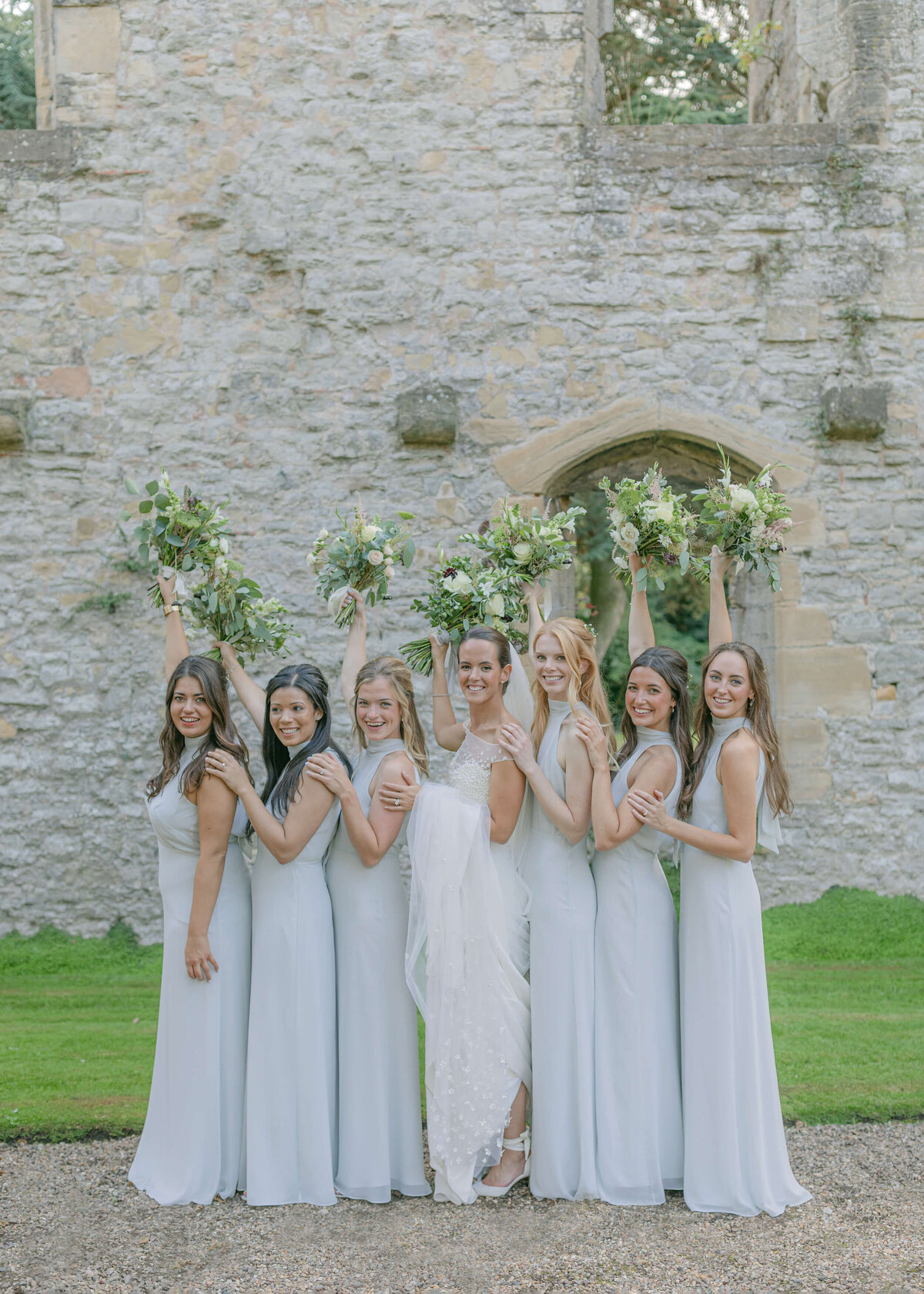 chloe-winstanley-weddings-southwell-minster-portrait-bridemaids