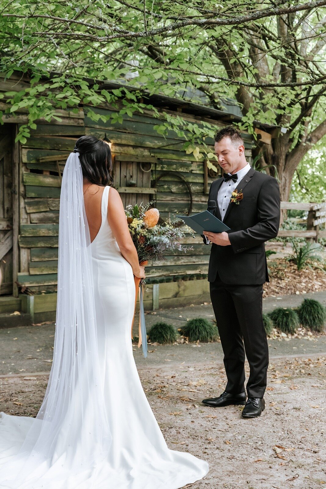 Elope-styled-micro-wedding-melbourne-the-log-cabin-ranch18