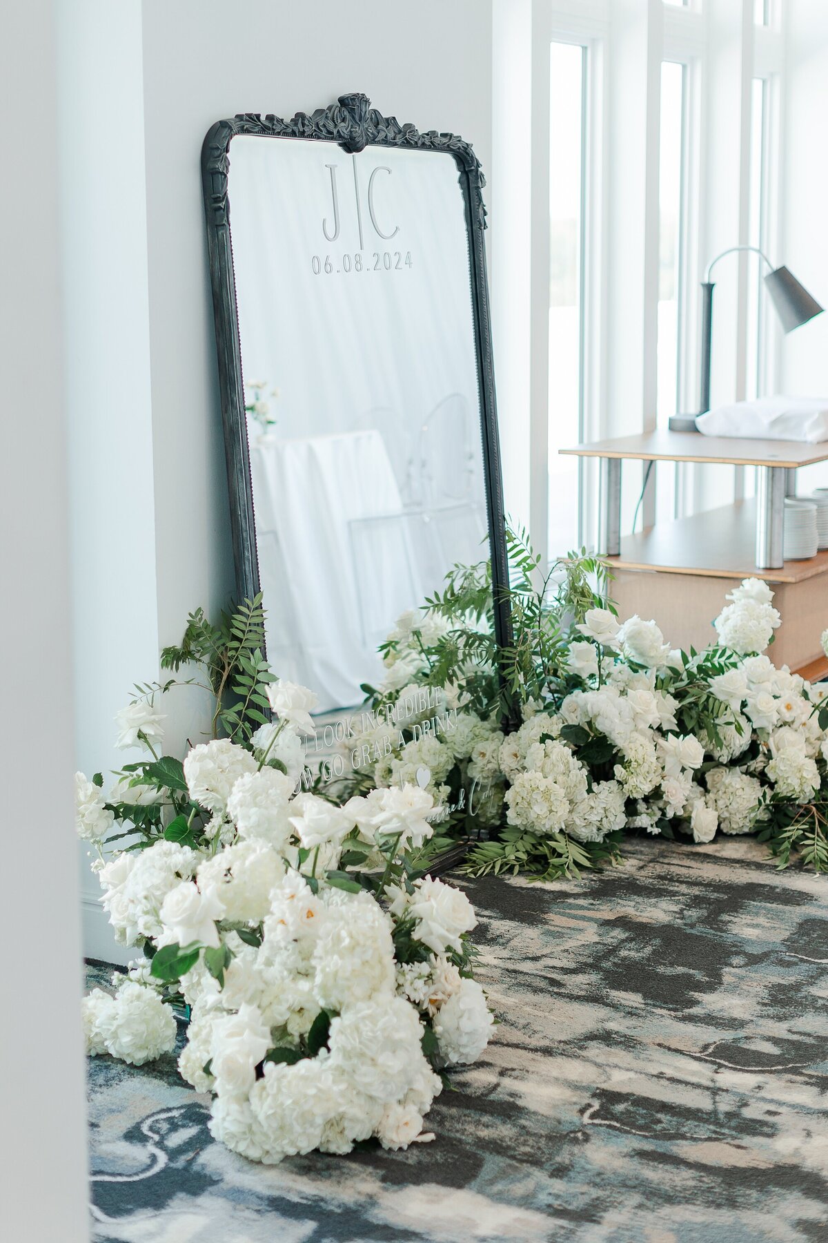 Chic Modern All White Wedding The Beaufort Hotel Brittanie Raquel Events_0018