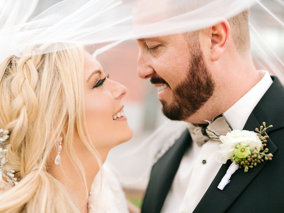 Tampa-Wedding-Photographer_Sacred-Heart-Armature-Works-Wedding_Danielle-and-Caleb_Tampa-FL_2750