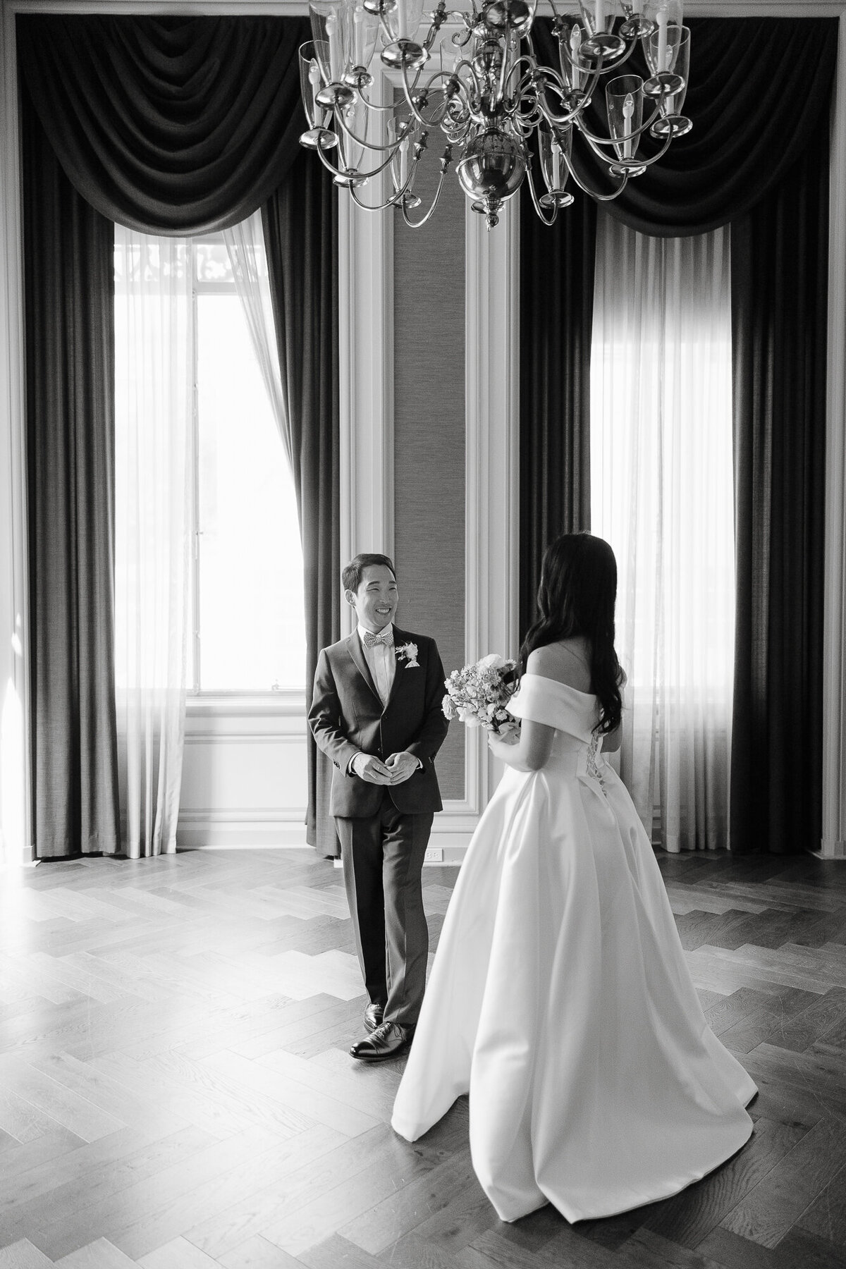 Bride and groom share first look in San Francisco