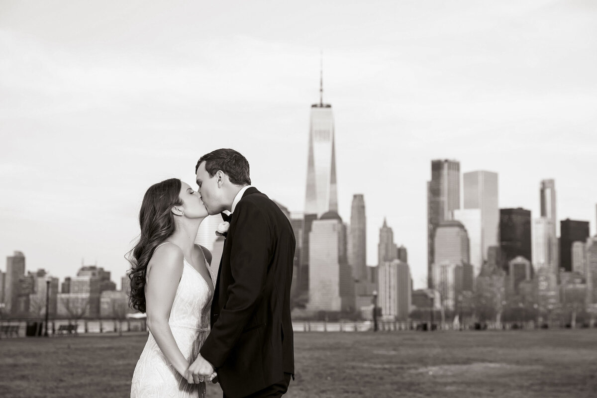 emma-cleary-new-york-nyc-wedding-photographer-videographer-wedding-venue-liberty-house-6