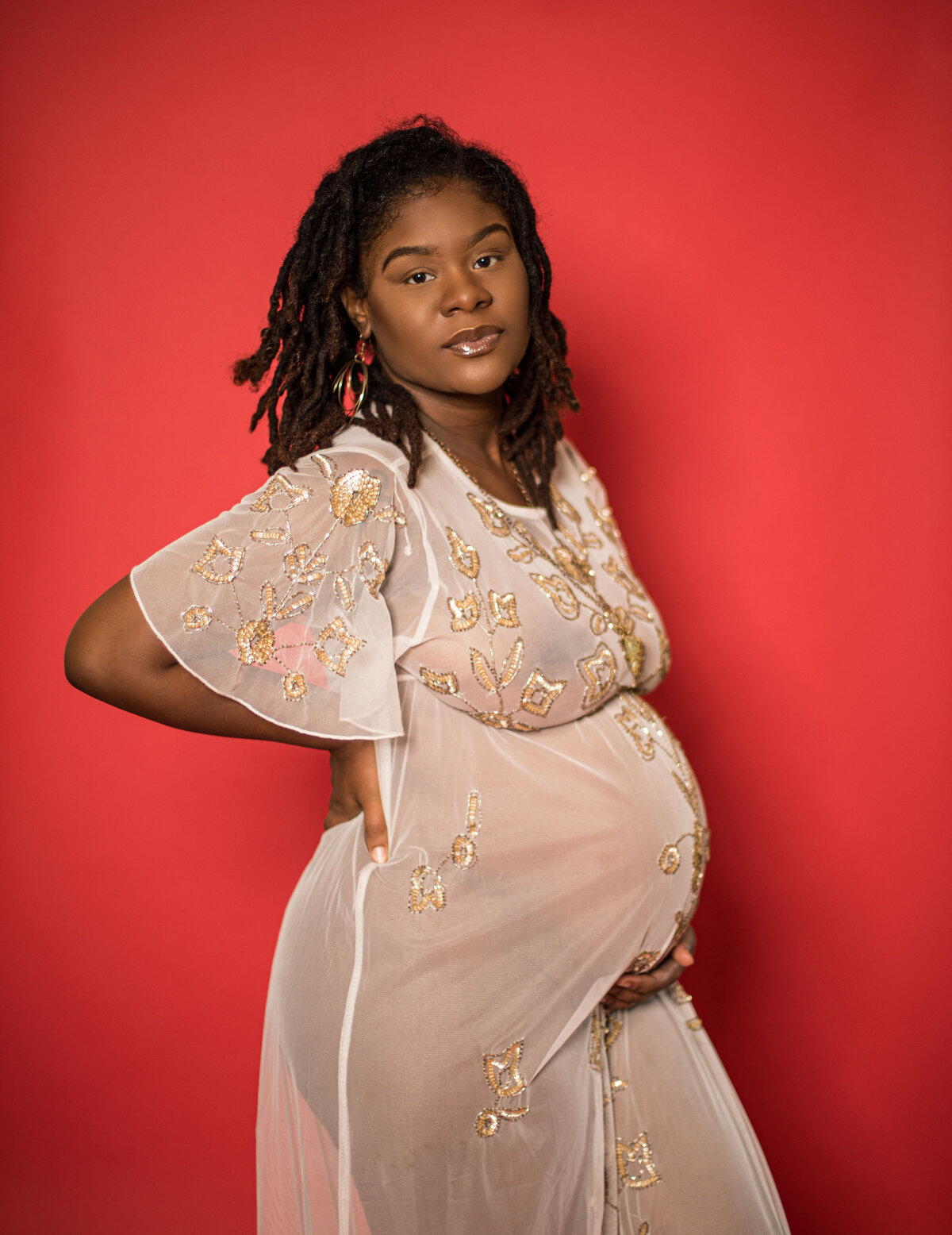 Black Maternity Photographer in  Cincinnati, Ohio Motherhood Photo Session