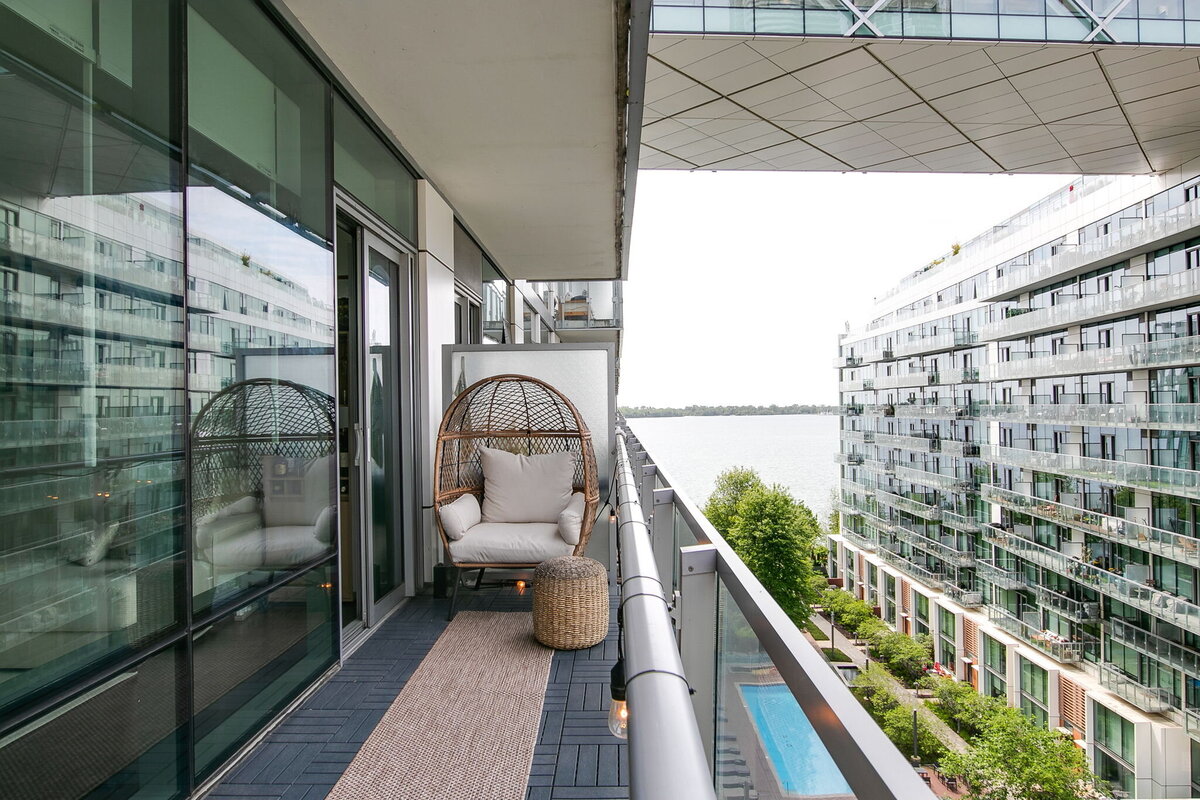 40-web-or-mls-47_003_Balcony