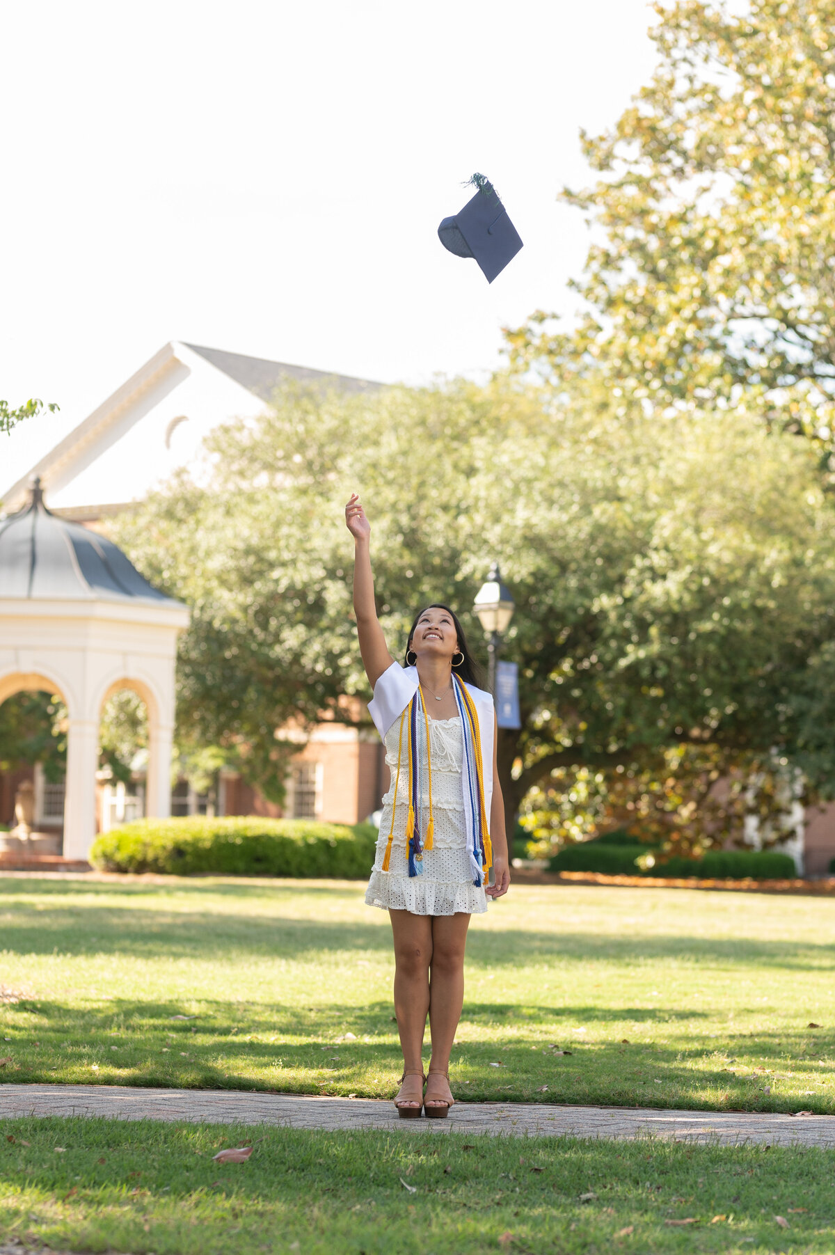 raleigh-wake-forest-north-carolina-senior-portrait-photographer-senior-pictures-urban-fields-kerri-o'brien-photography-Lyndsey-18