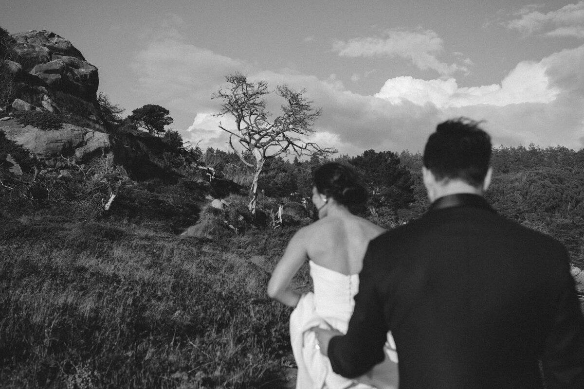 wedding-floral-studio-and-design-by-wallflower-san-francisco-TimberCove113023_660