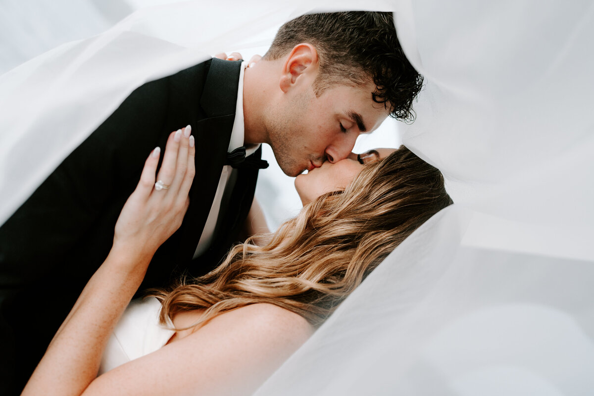 abby-parker-lake-minnetonka-wedding-103
