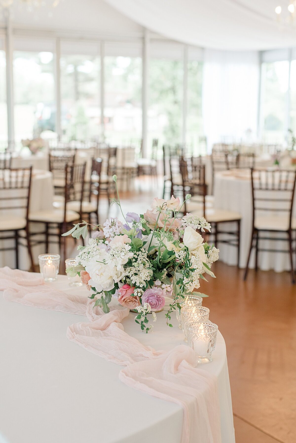 Table centerpiece by Old Slate Floral at Beverly Mansion in Ohio taken by Ohio Wedding Photographer