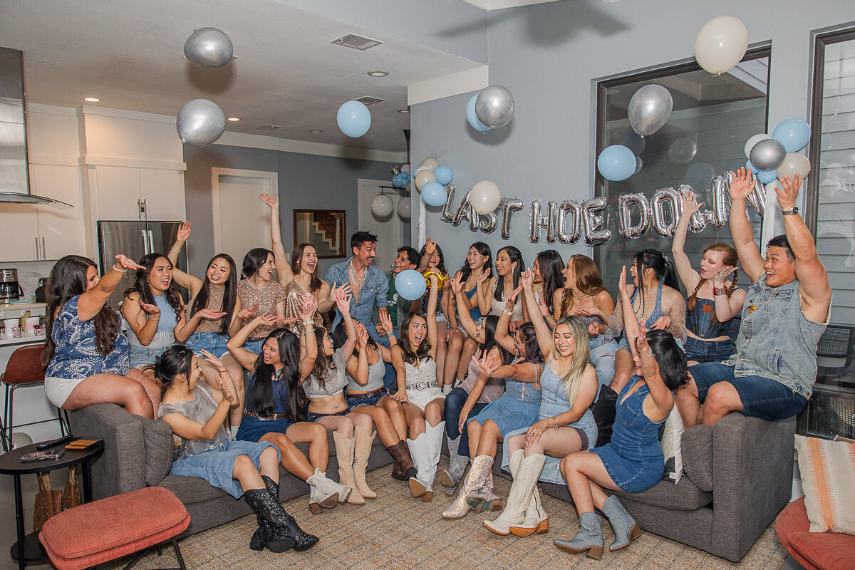 Bachelorette.Party.Airbnb.Austin.Texas.Photographer.9