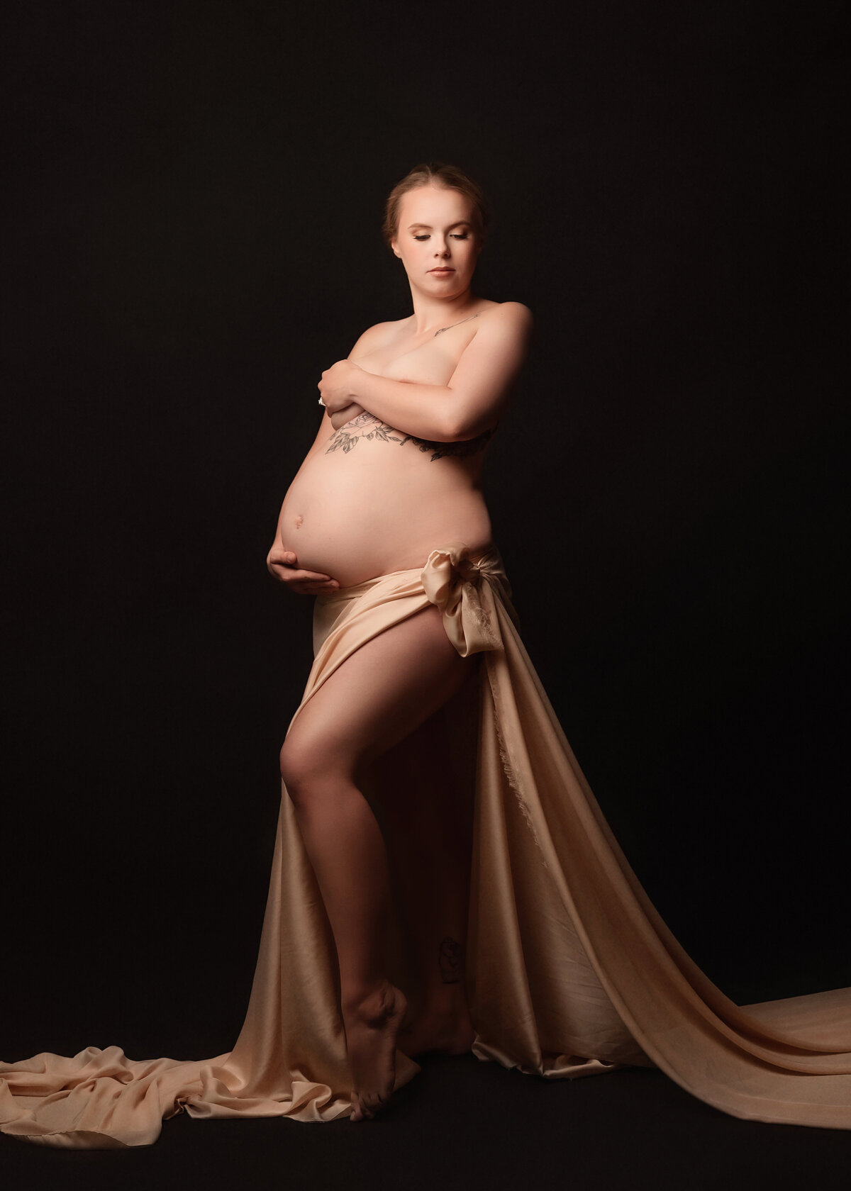 Fine art fabric drapery in boudoir style maternity photoshoot Syracuse New York