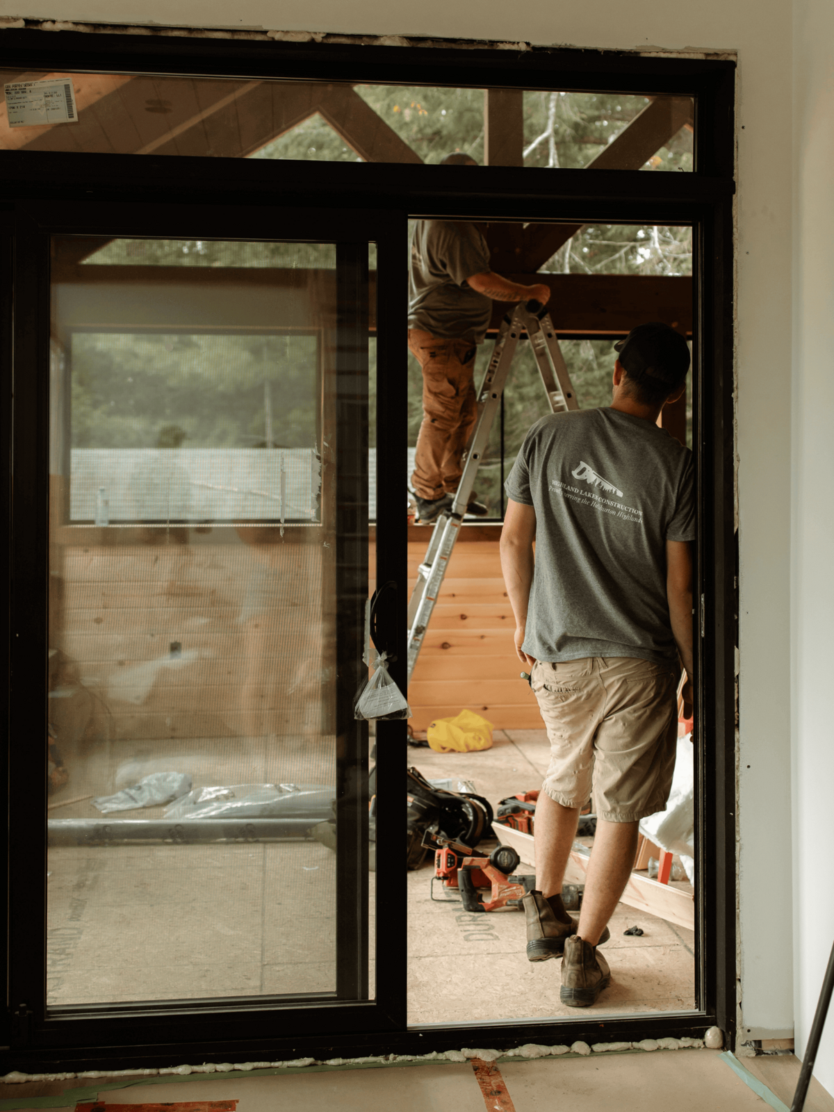 Expert custom home construction Haliburton Highlands with focus on exterior detailing and premium finishes.