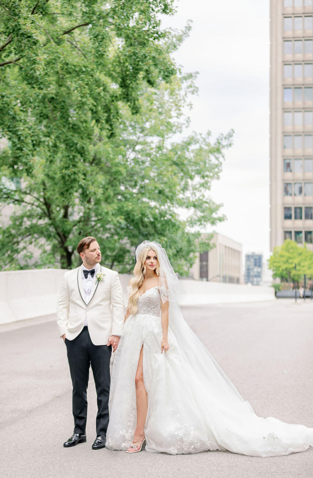 Cathédrale Marie-Reine-du-Monde Wedding_montreal best wedding photographer | luxury moment photography-9272
