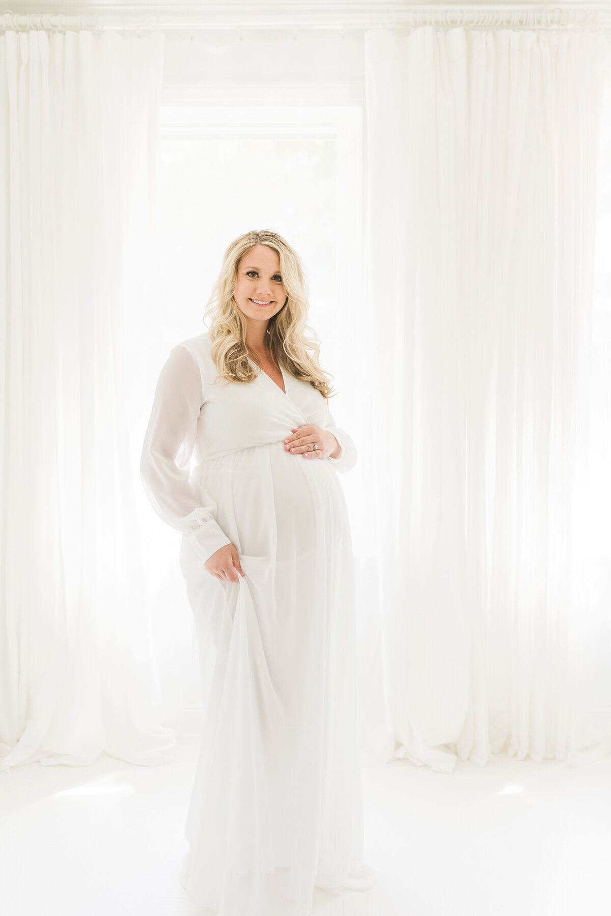 Light-Airy-Maternity-Session-14