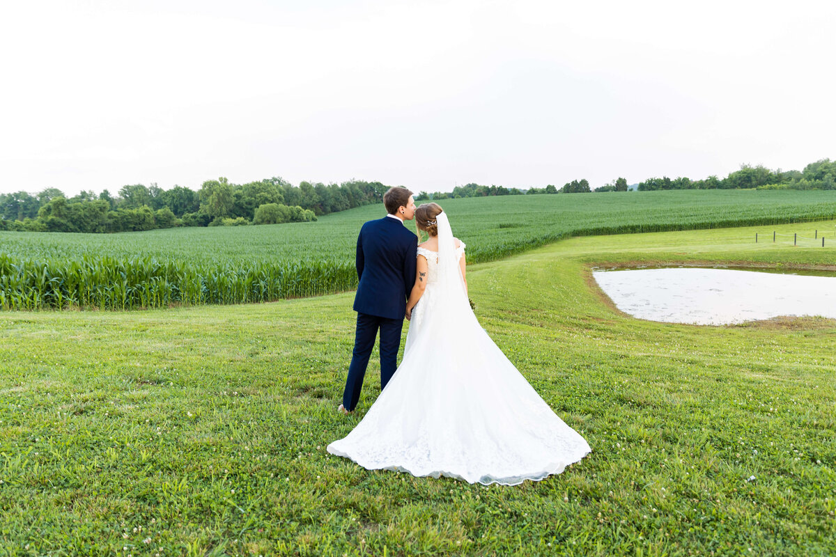 Bride and groom portraits in the grounds of the Ruby Cora wedding venue in Clarksville, TN