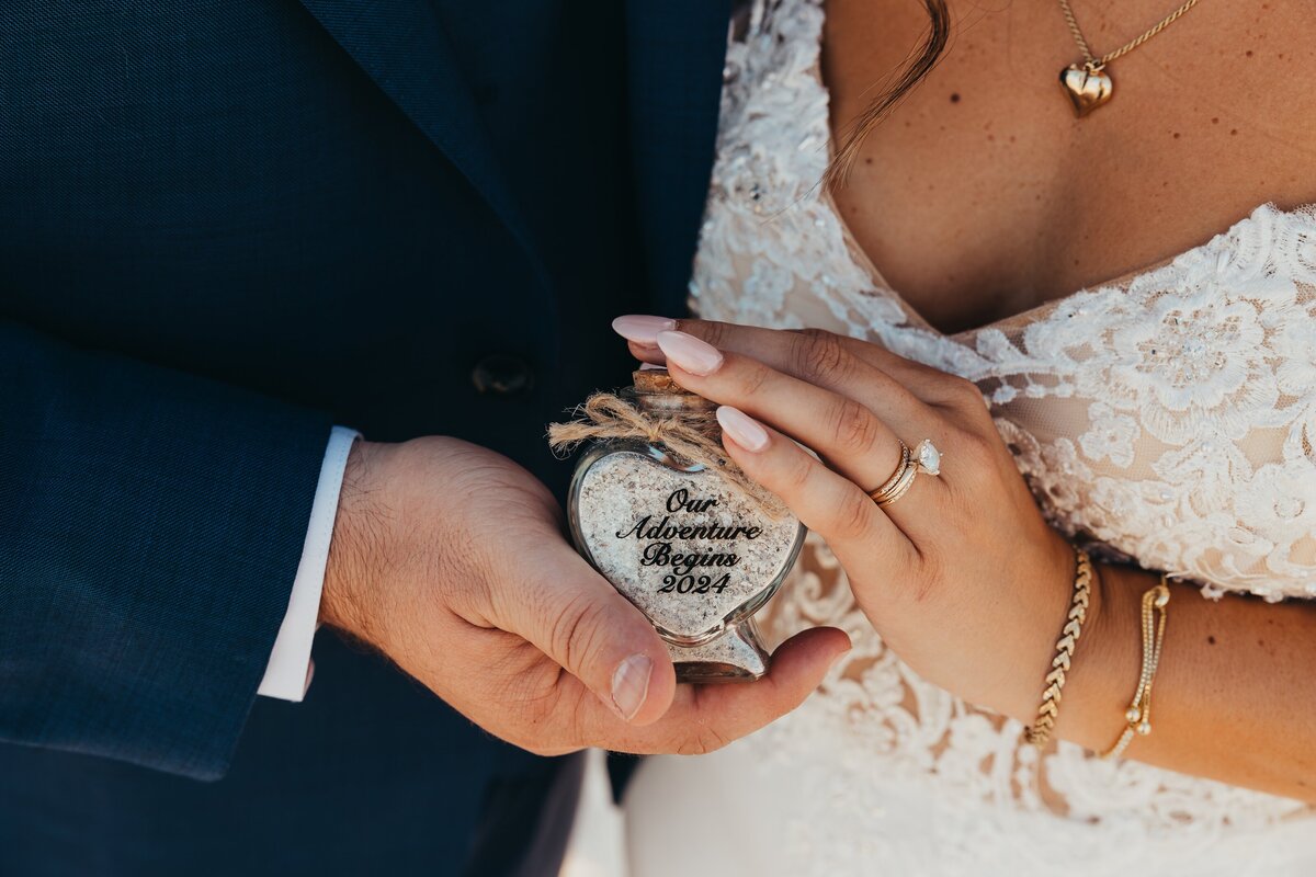 ariel-amir-photo-florida-beach-elopement-tropcial-chantilly-chic-celebrations-11