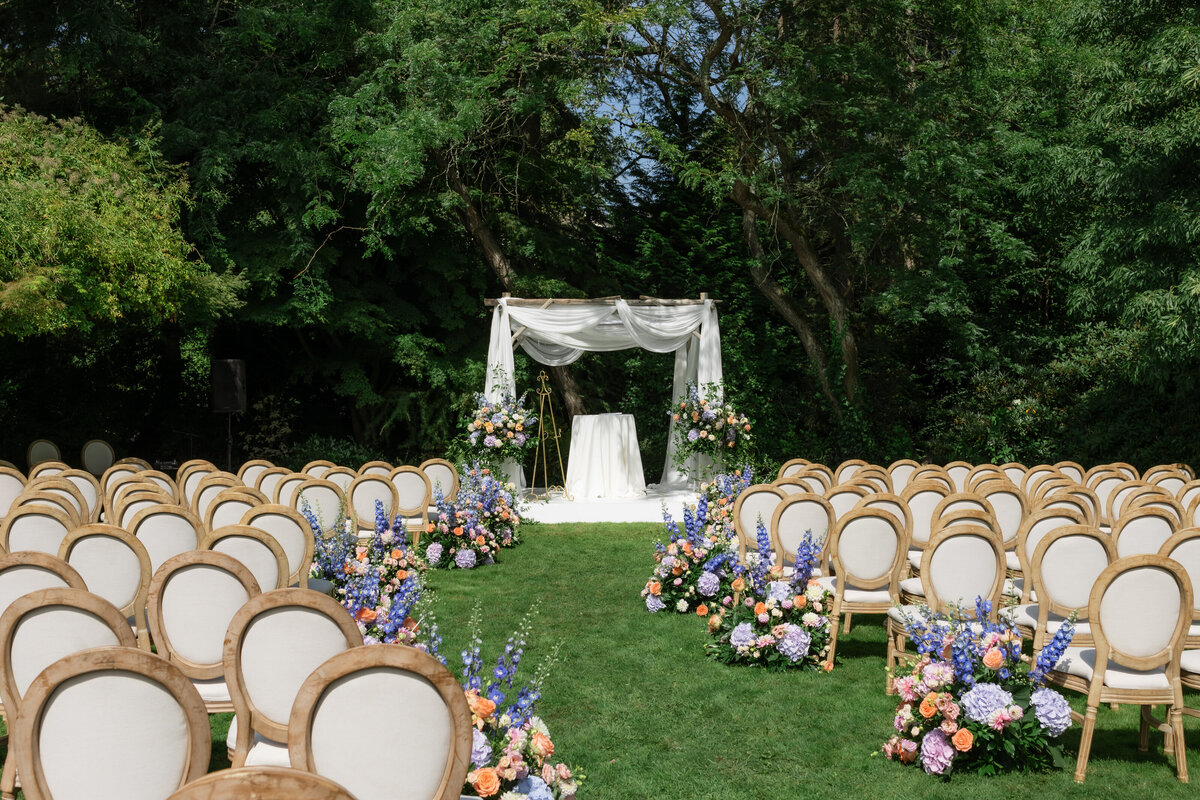MeghanHemstra-Colourful-Vancouver-Garden-Wedding-4