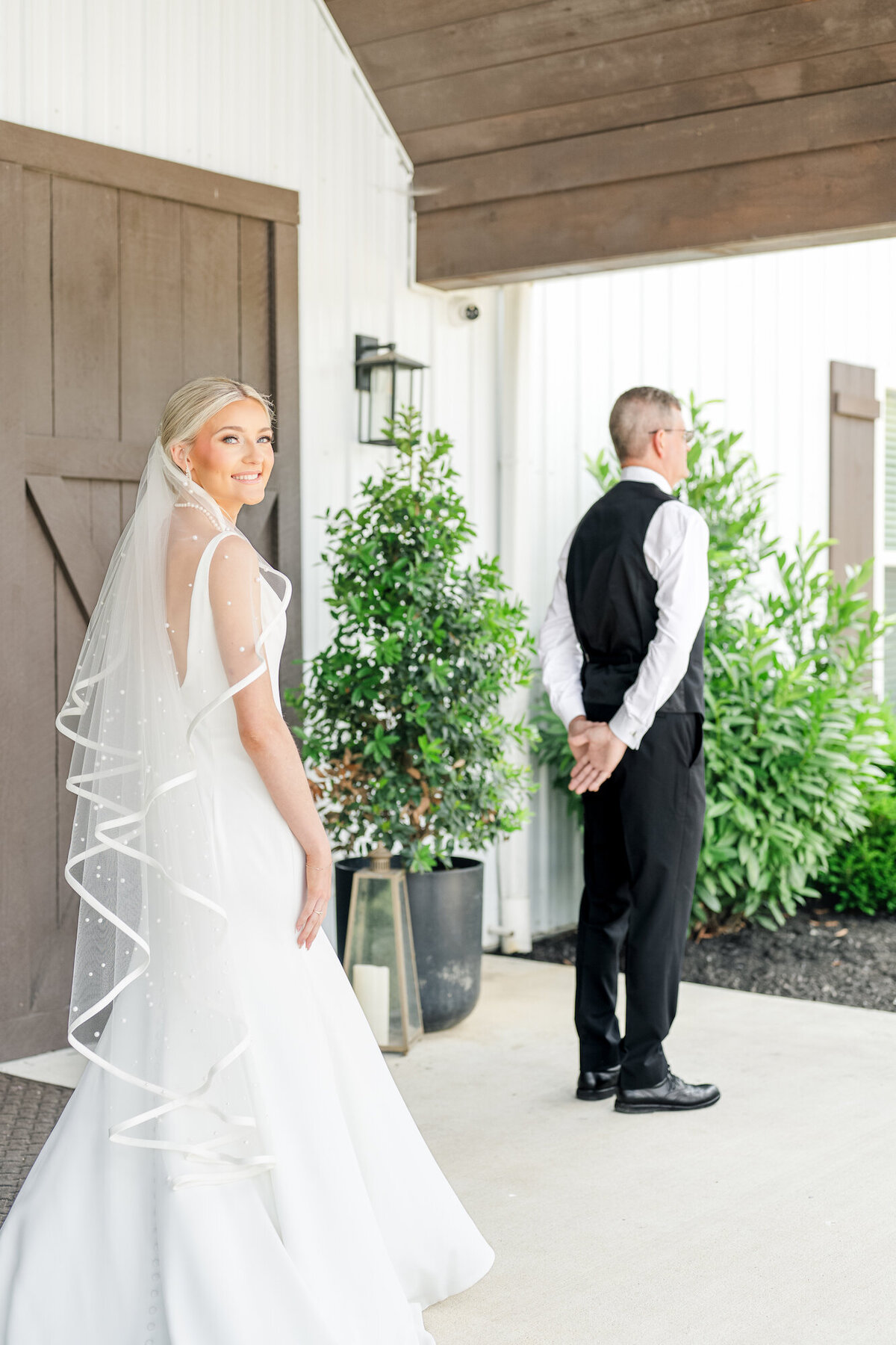 barn-at-white-oaks-wedding-murray-kentucky-33