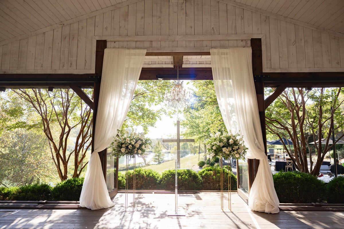 white-wedding-florals-26