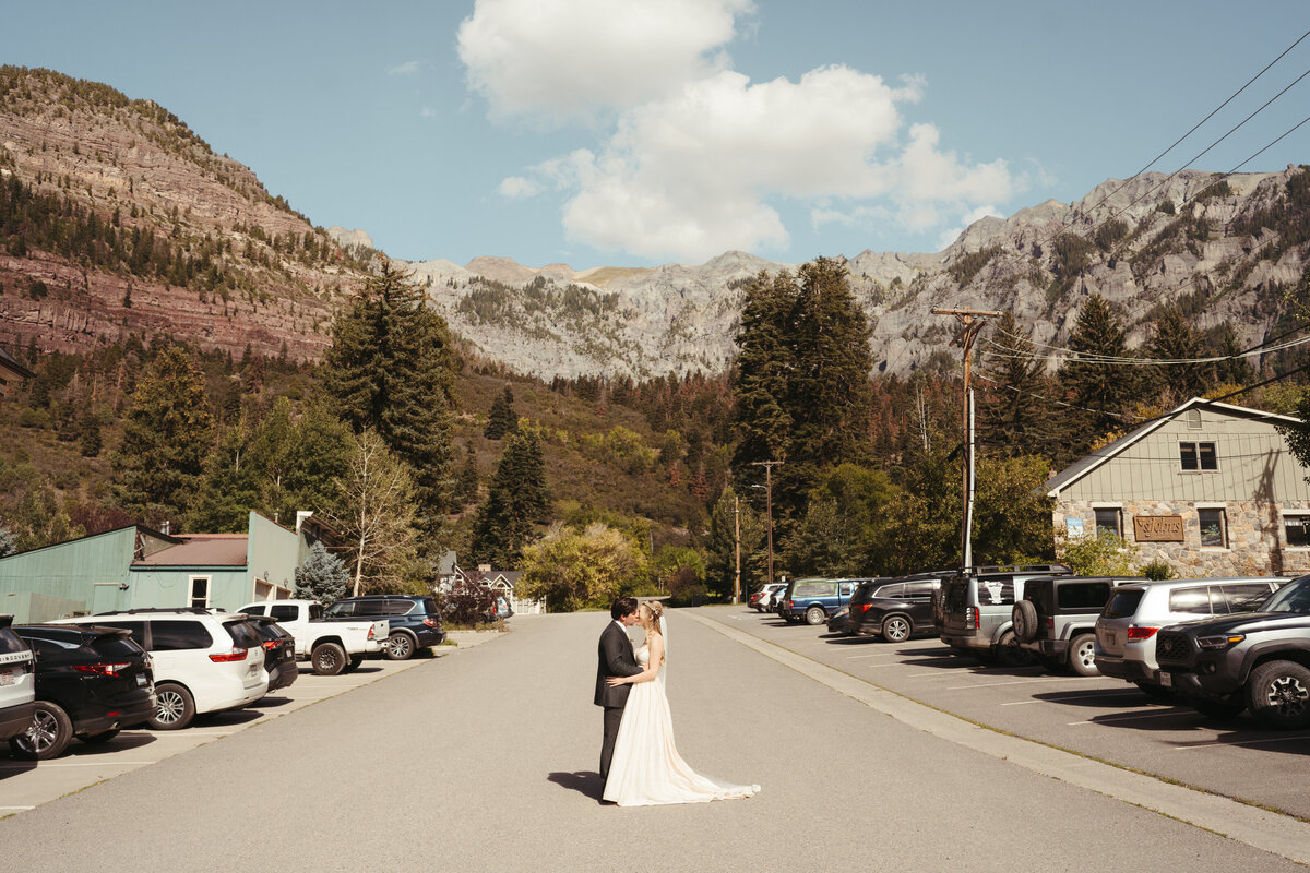 Sam-Murch-Photography-Ouray-Colorado-Summer-Tent-Mountain-Wedding-17