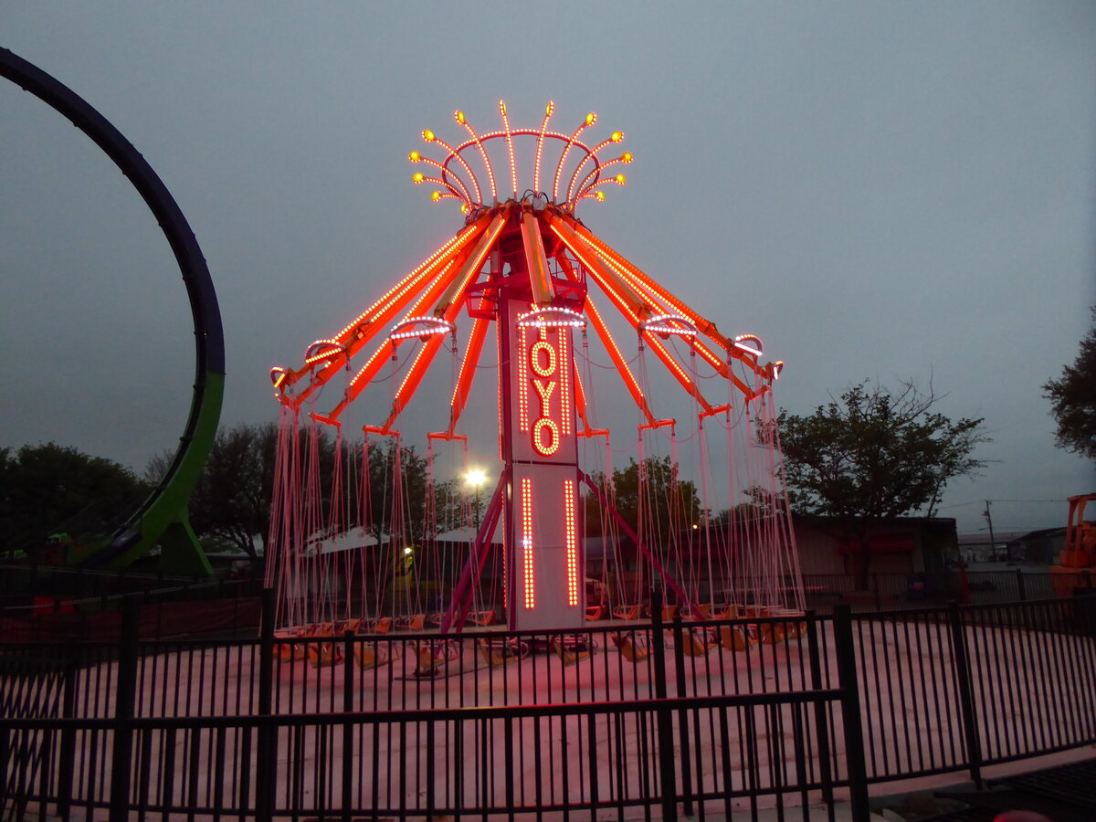 Traders Village - Yoyo
