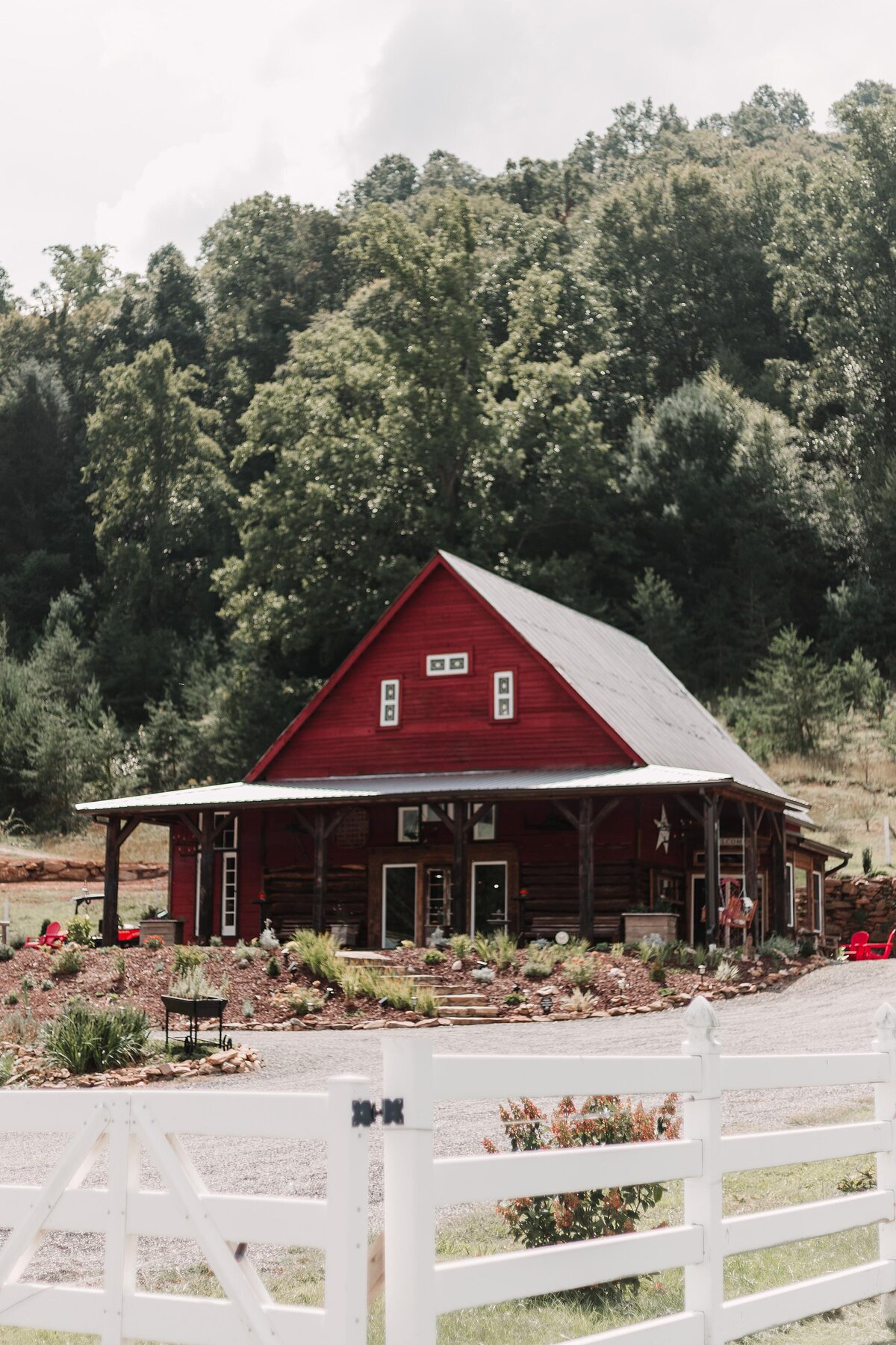 Barn 697 North Carolina Elopement Venue_0023