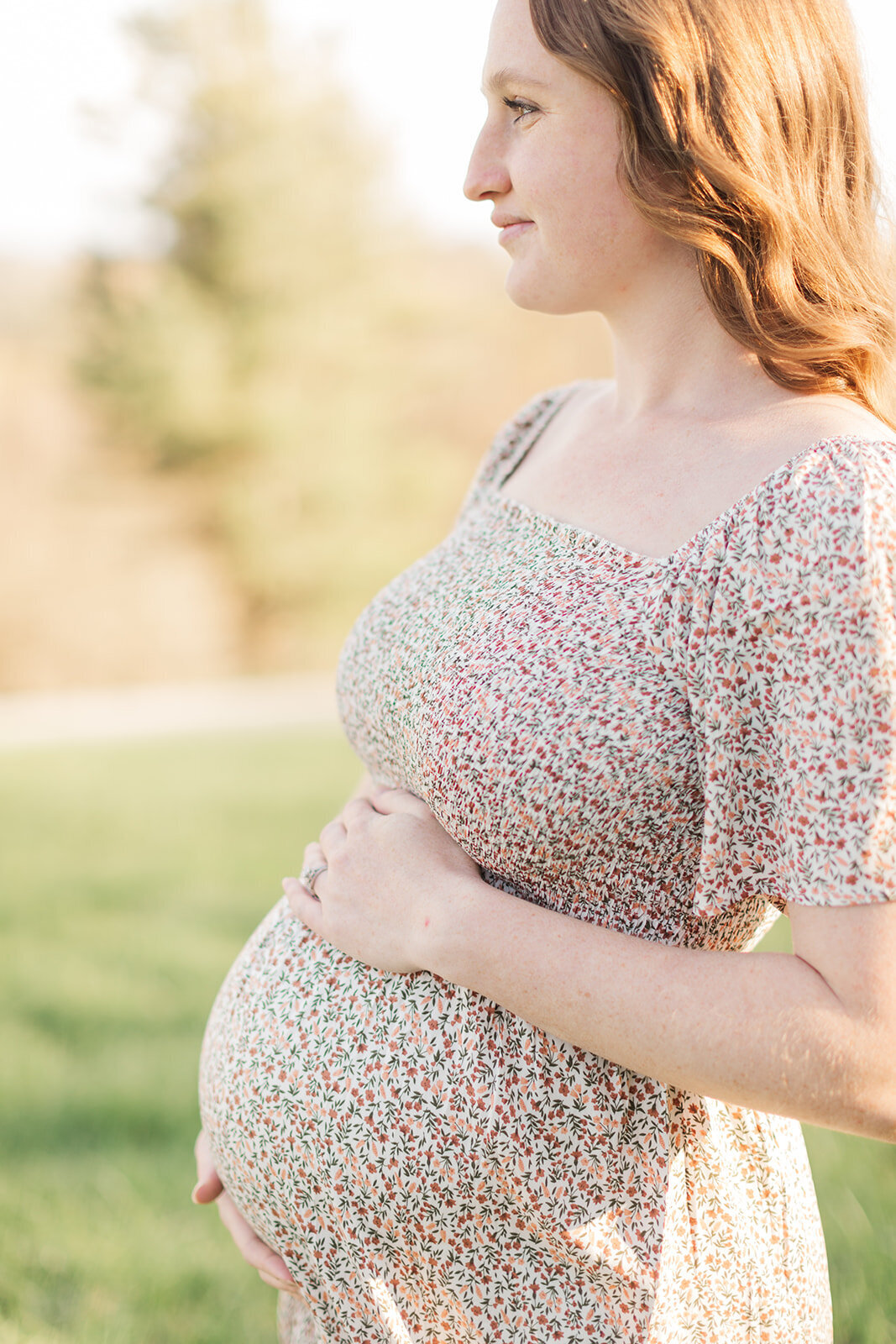 Golden hour maternity portraits in the mountains