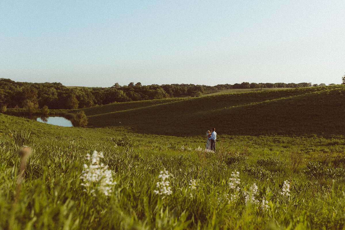 Runge-Prairie-Engagement-Shoot-Wildflowers-Missouri-240518-0031
