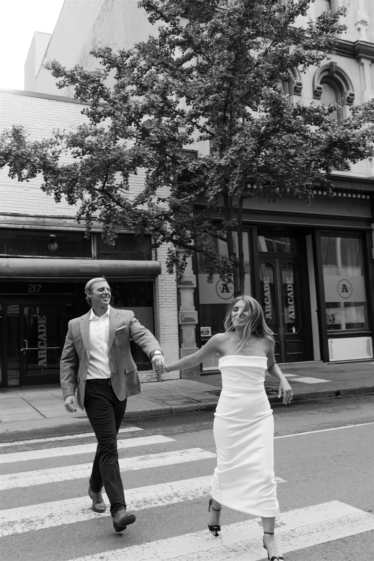 lauren-jon-downtown-nashville-engagement-dream-hotel-nicole-kiser-imagery-150_websize