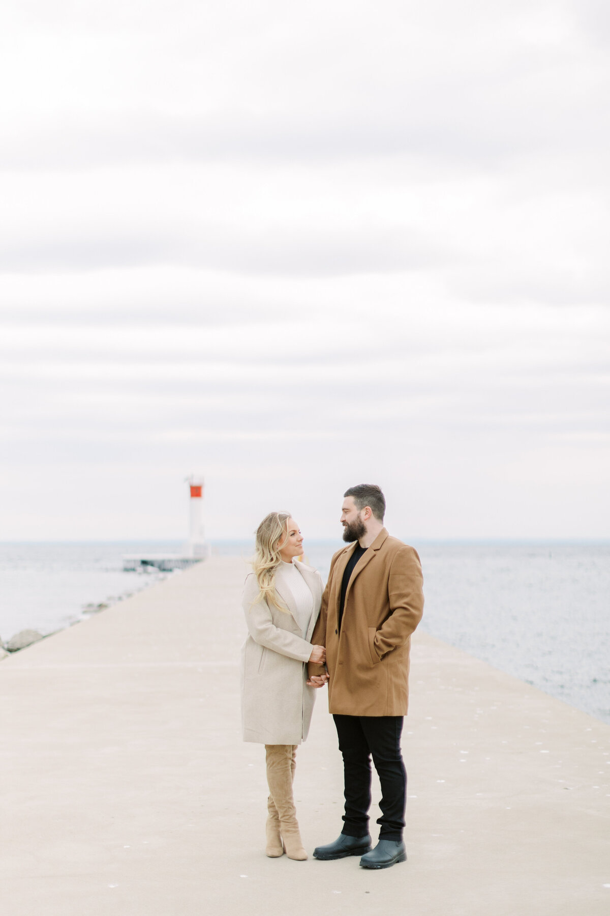 Oakville-Lake-House-Engagement_Toronto-Wedding-Photographer035