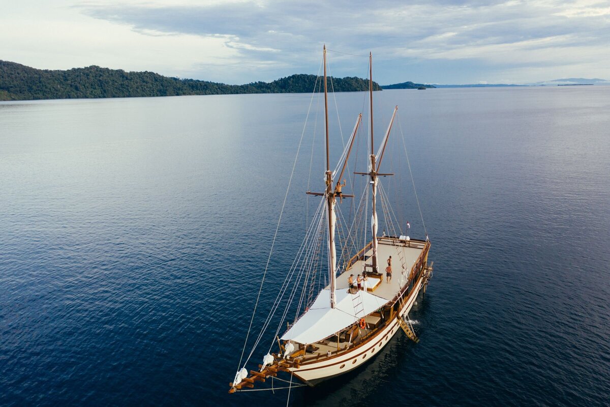 Senja Luxury Yacht Charter Indonesia -08
