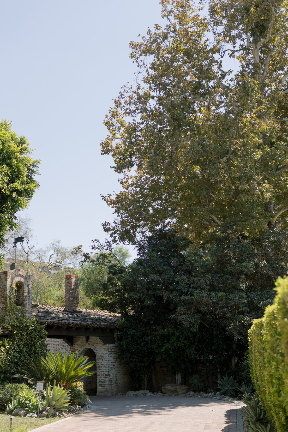 hummingbird-nest-ranch-wedding-film-olive-and-oath-8