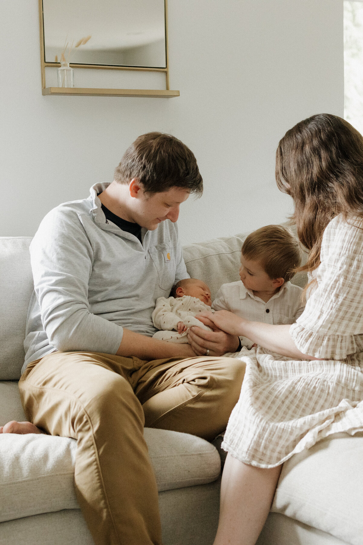Seattle based motherhood, newborn and family photographer.