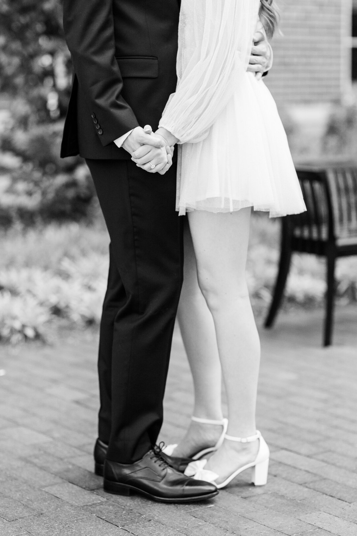 DowntownCincinnatiEnagementSessionPhotography-24