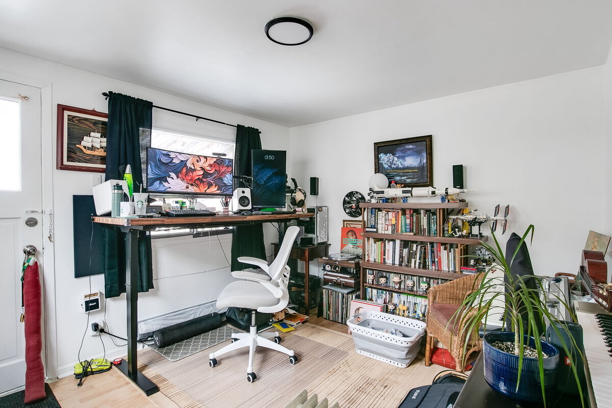 13-web-or-mls-49_007_First Unit