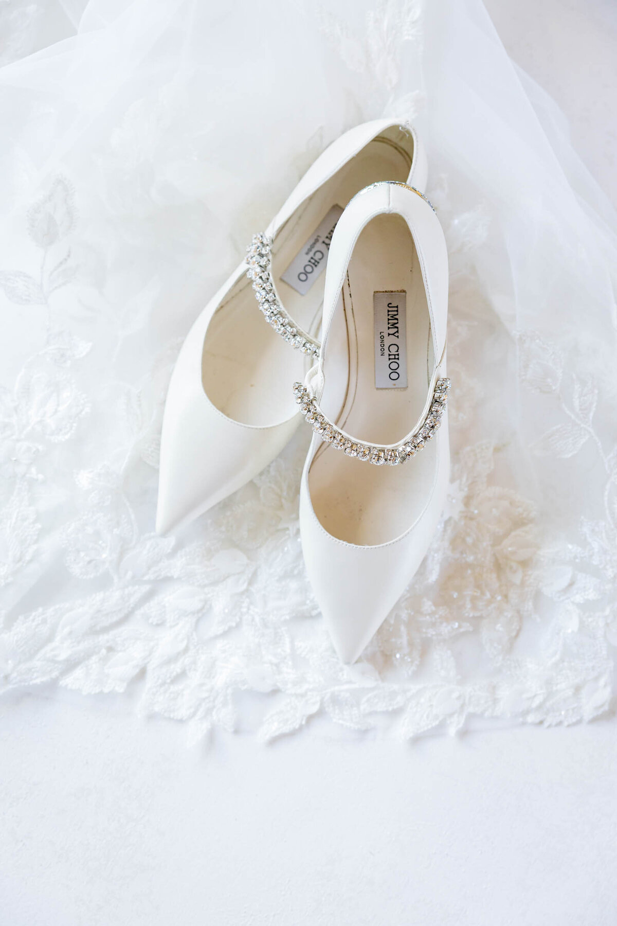 Saint-Malos-Chapel-on-the-Rock-Wedding-4