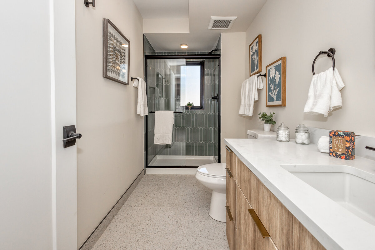 958-968 N Washington St-Mary Lou Apartments in Downtown Denver-Unit 958-202 staged-020