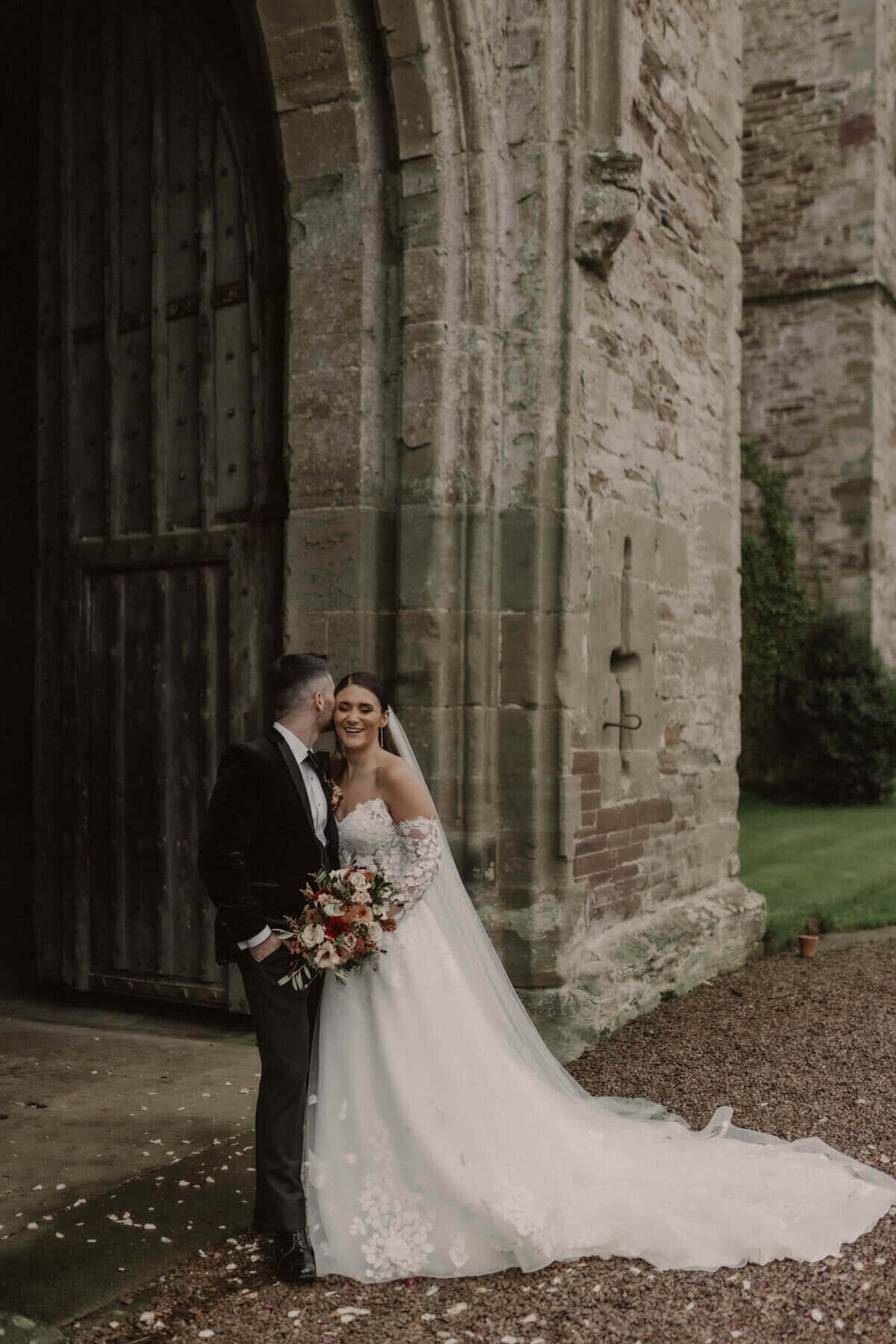 Carrie-Hampton-Court-House-Wedding-Flowers-Issy-And-Bella-Florist-Herefordshire27