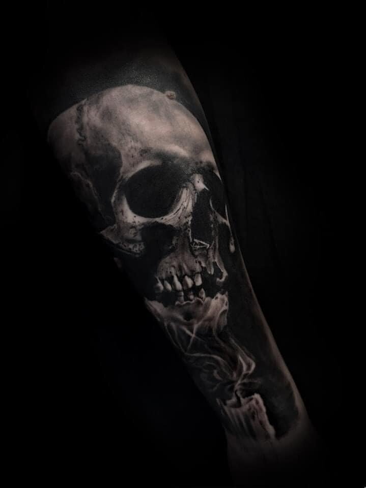 bloodyink-tattoo-studio-hinwil-guestartist-roberto-portfolio (2)