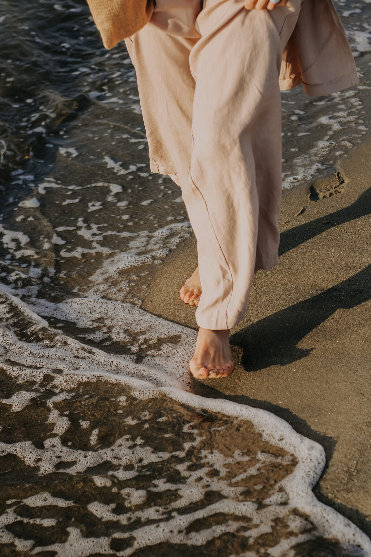 Pieds femme promenade détente plage saint-jean-de-monts