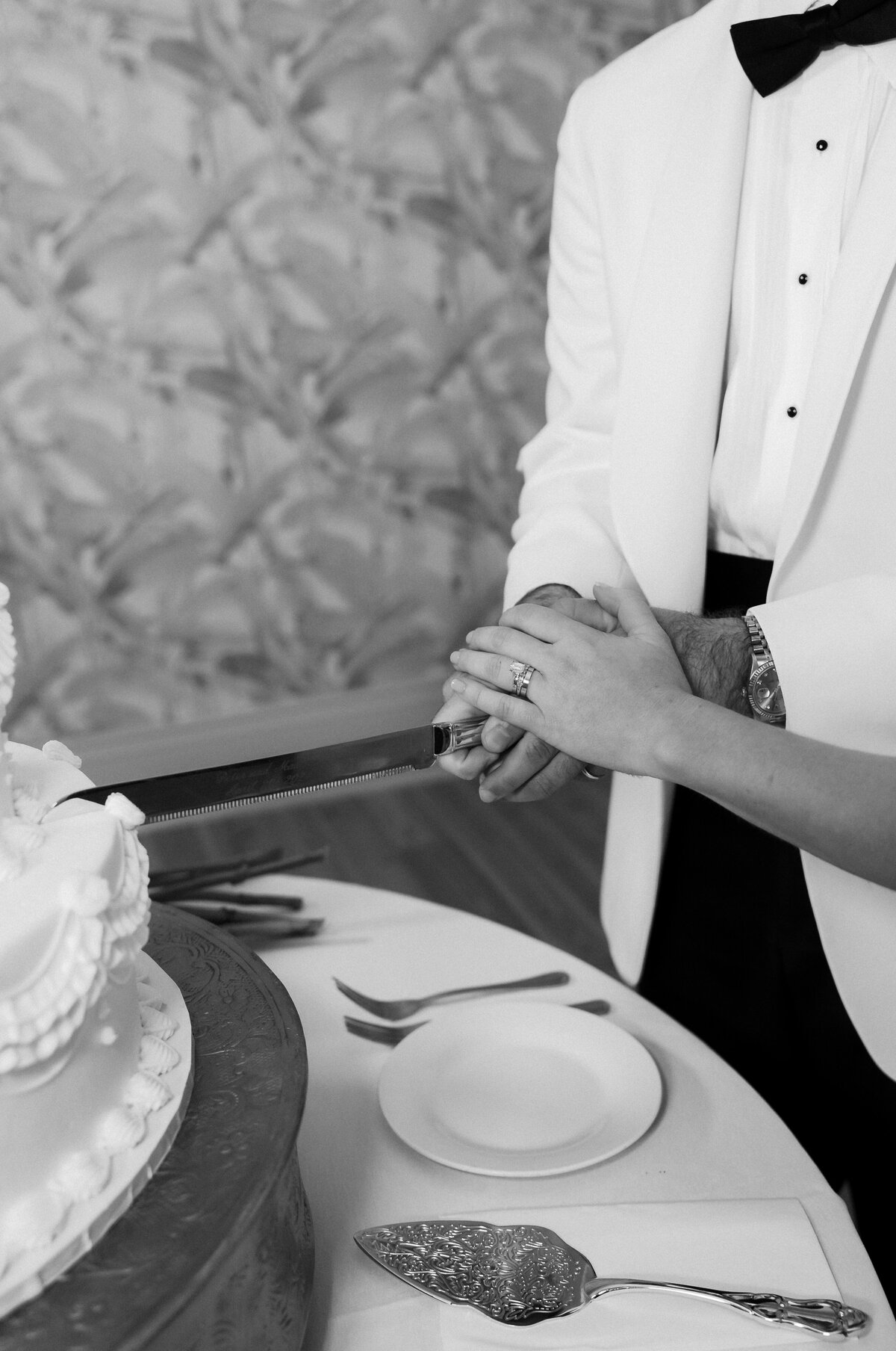 Elegant Cake New Orleans Wedding Photographer