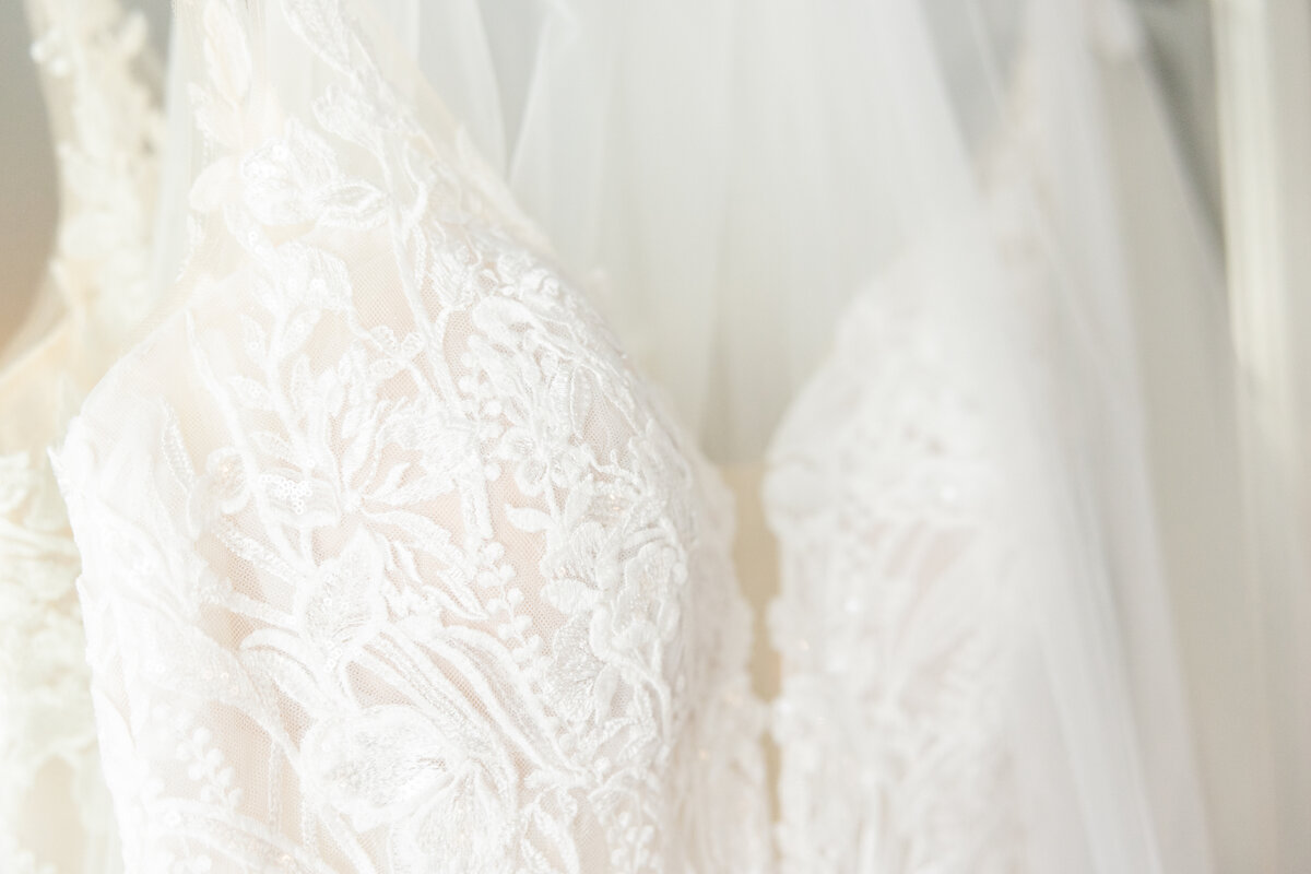Erin_Danny_Bride_Prep-35