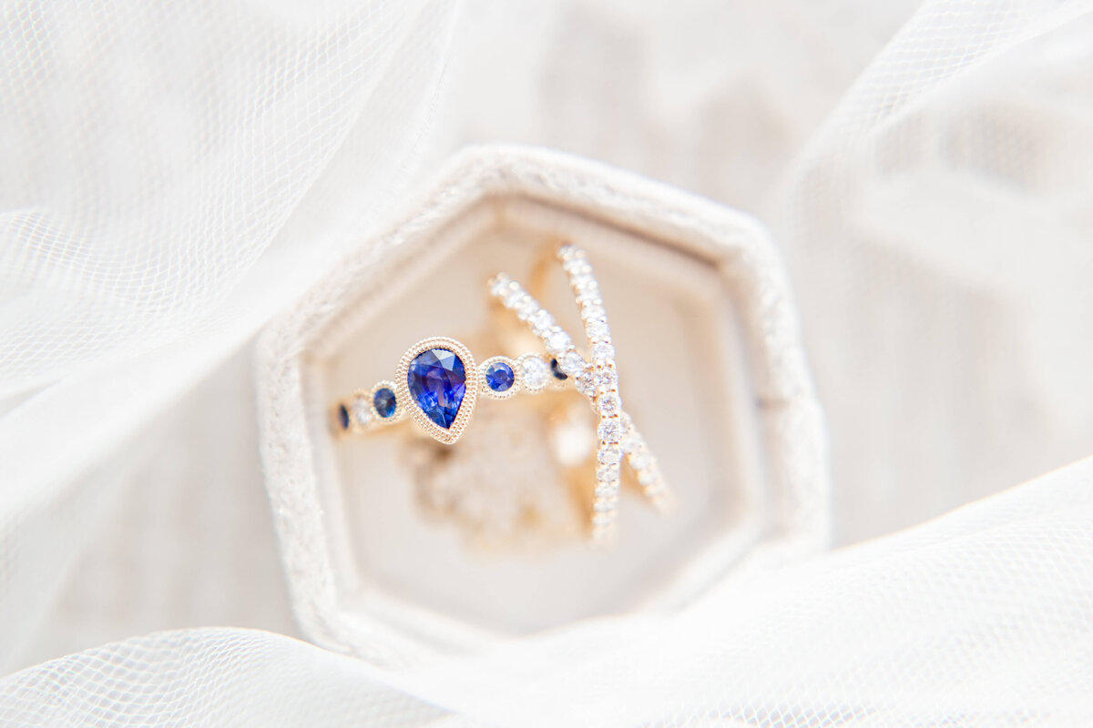 Wedding-engagement-rings-detail-shot-by-Bethany-Lane-Photography-2