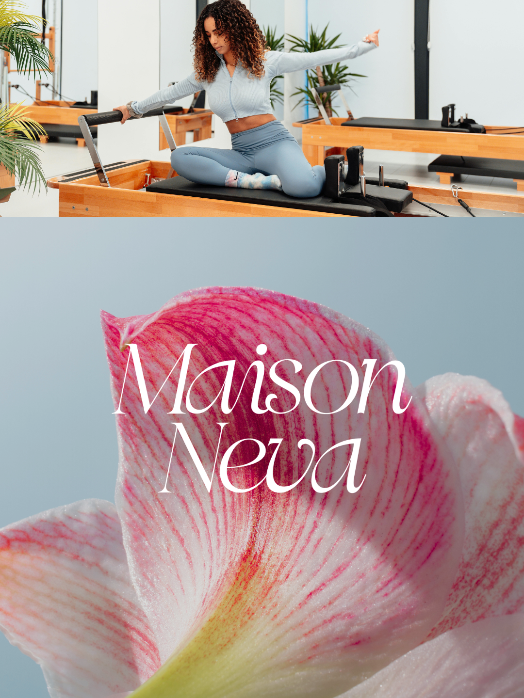 Maquette créée par Fenicia Studio pour l'identité visuelle d'un studio de pilates haut de gamme. Elle représente le logo blanc sur un fond d'inspiration fleural avec une photo de pilates reformer.