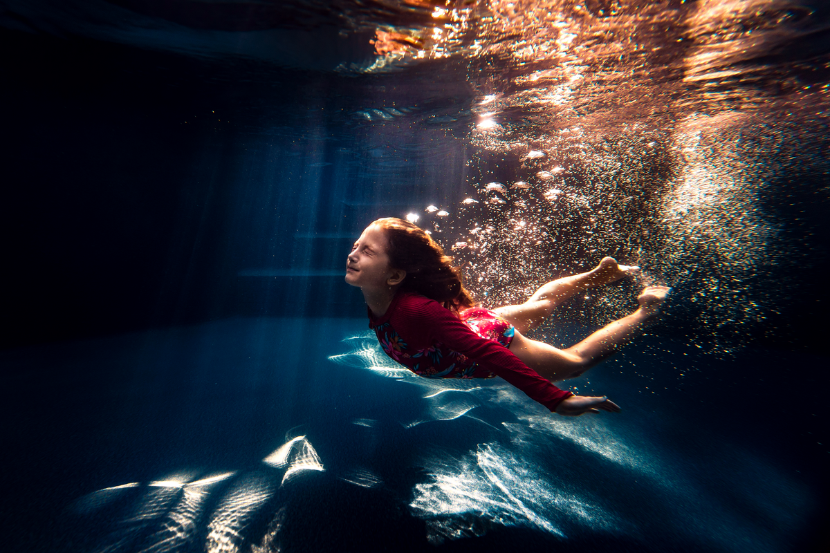 underwater photographer, columbus, ga, atlanta, pool, young girl swimming, ker-fox photography_2210
