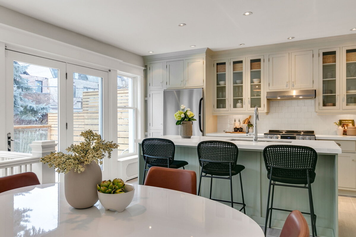27-web-or-mls-17_004_Breakfast Area