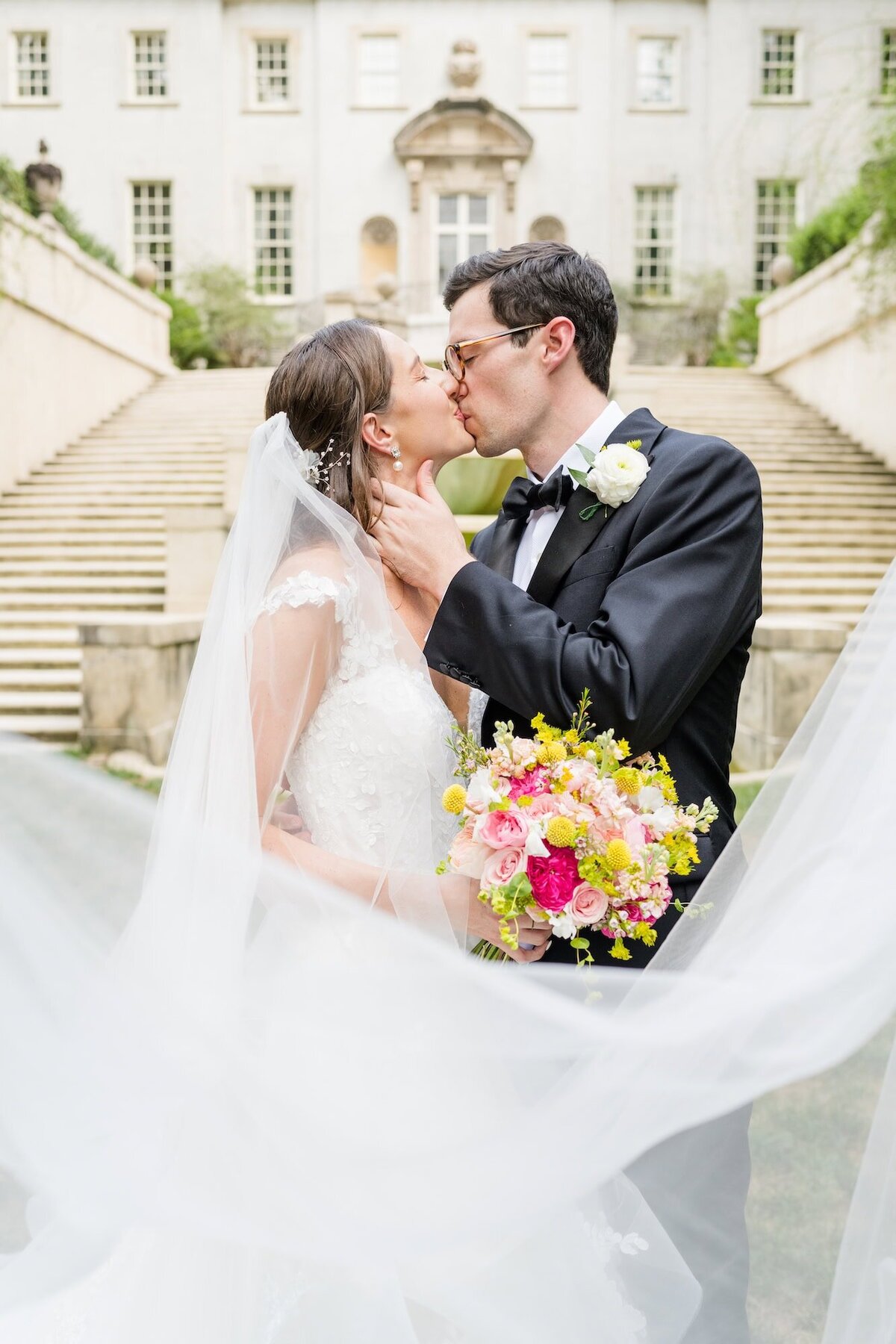 Elli-Row-Photography-Swan-House-Wedding_2214
