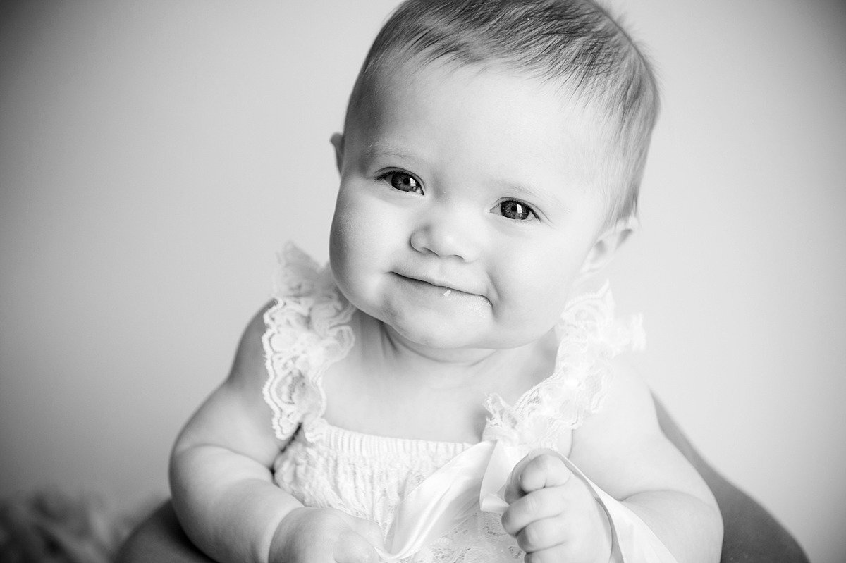 Laura Luft Family Photographer Photography Elba NY  Western NY six month old baby girl-06
