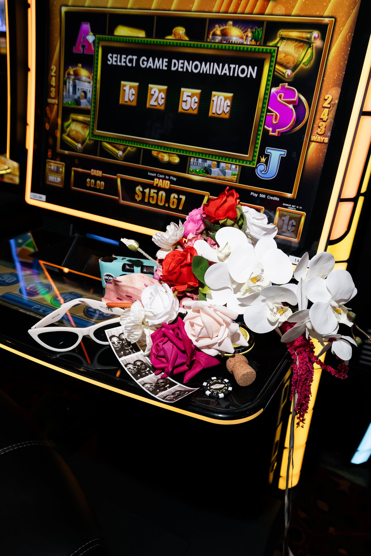 71riskyexposure_hannah-rory_las-vegas-elopement-photography