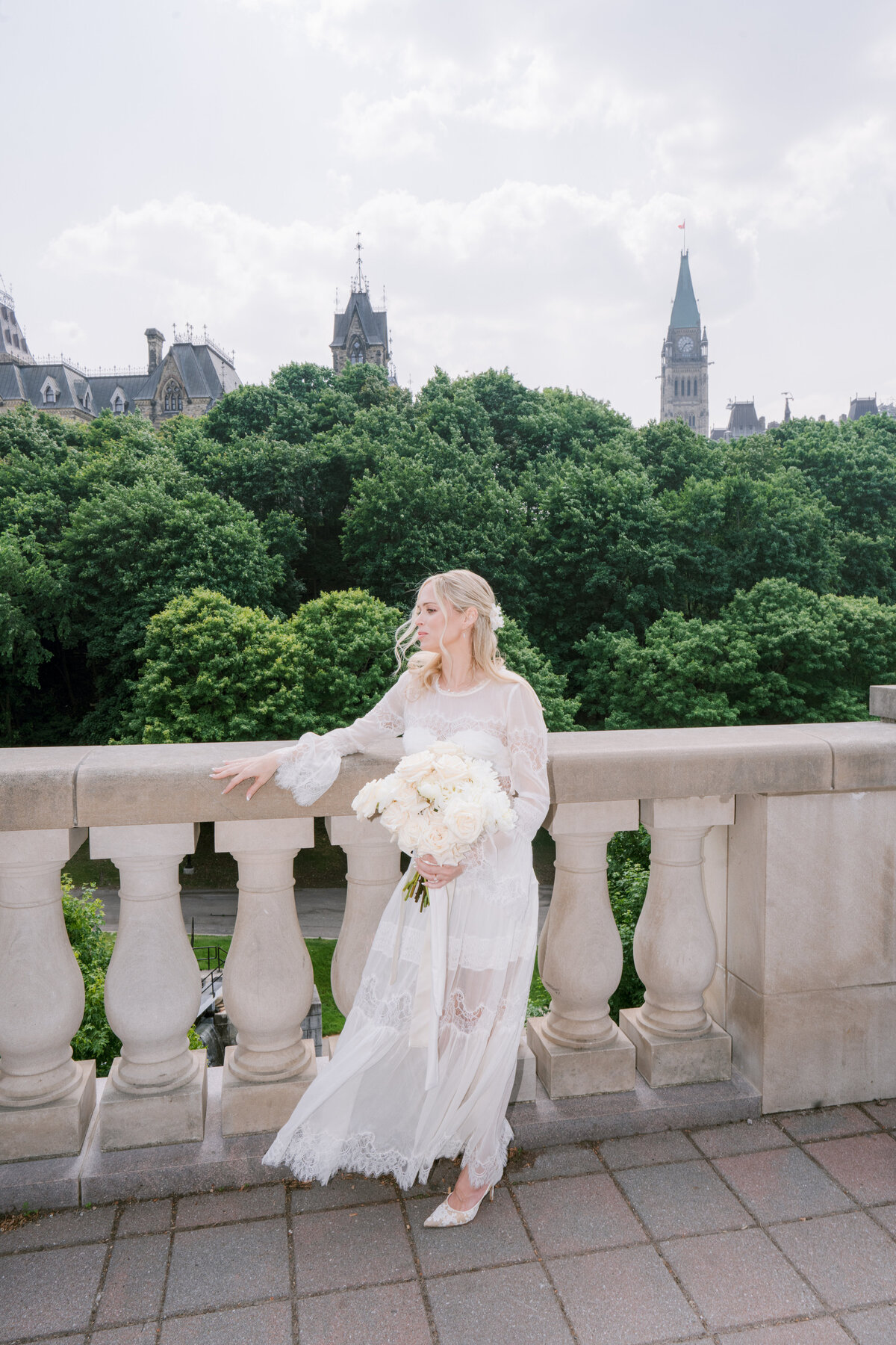 0020 Andrea & Luke_Chateau Laurier Wedding Ottawa_Photography by Emma